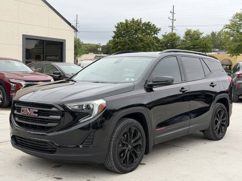 Used 2020 GMC Terrain SLE w/ Driver Convenience Package AWD/4WD image 2