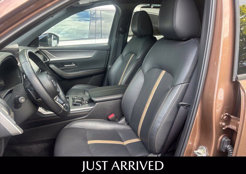 Certified 2025 MAZDA CX-70 Plug-In Hybrid w/ Premium Plus AWD/4WD image 17