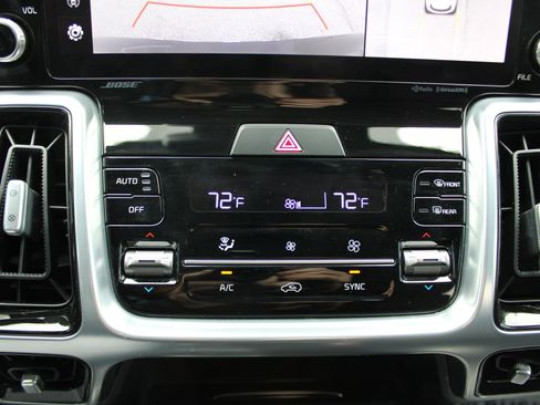 Used 2022 Kia Sorento SX image 29