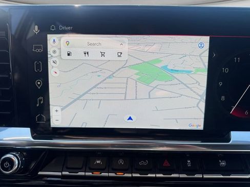 Used 2025 GMC Sierra 1500 SLE image 17