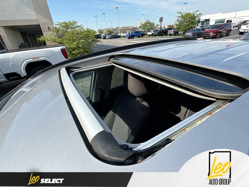 Used 2019 Toyota RAV4 XLE AWD/4WD image 22