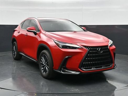 Used 2025 Lexus NX 250 FWD w/ Towing Package (2000 Lbs) image 4
