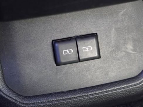 Used 2022 Toyota Highlander XLE image 40