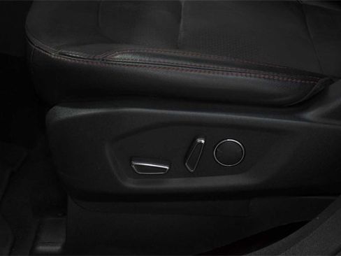 Used 2019 Ford Explorer XLT image 30