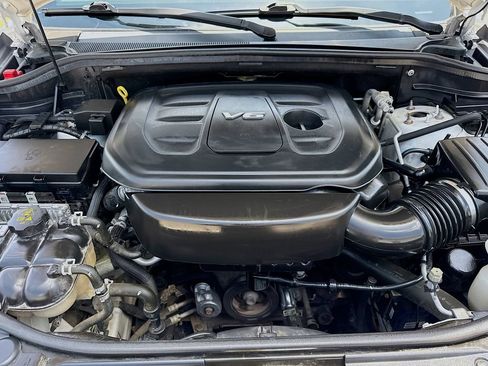 Used 2018 Jeep Grand Cherokee Laredo AWD/4WD image 35