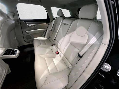 Used 2025 Volvo V90 B6 Cross Country Plus w/ Protection Package Premier AWD/4WD image 28