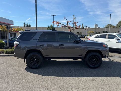 Used 2016 Toyota 4Runner TRD Pro AWD/4WD image 6
