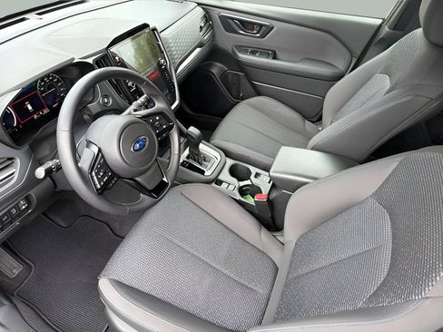 Used 2025 Subaru Forester Premium AWD/4WD image 10