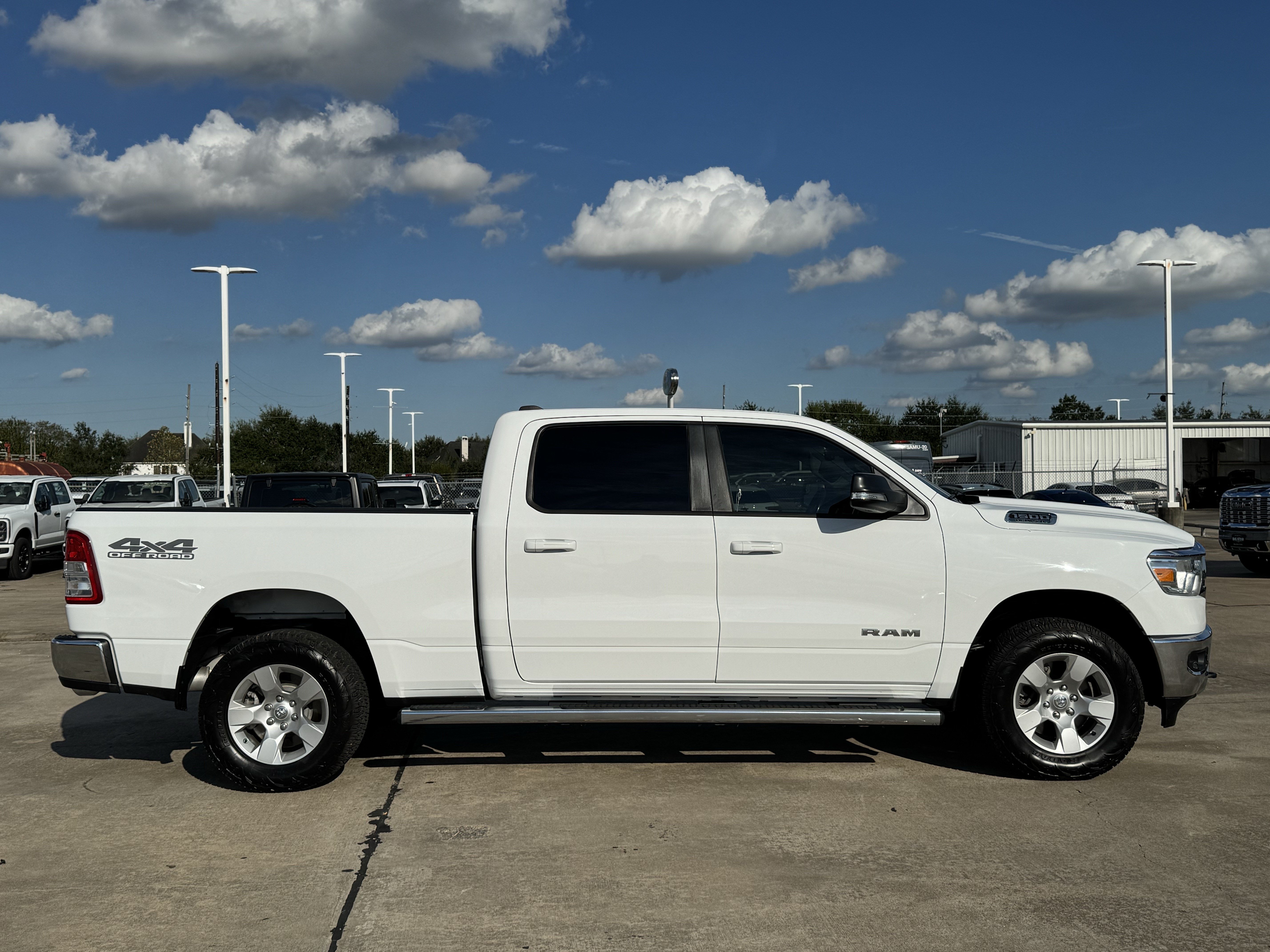 Used 2022 RAM 1500 Big Horn AWD/4WD image 3