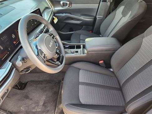 New 2025 Kia Sorento LX image 10