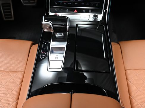 Used 2022 Audi S8 image 24