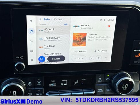 Used 2024 Toyota Highlander LE image 35