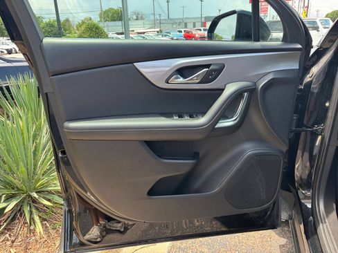 Used 2025 Chevrolet Blazer LT FWD image 18