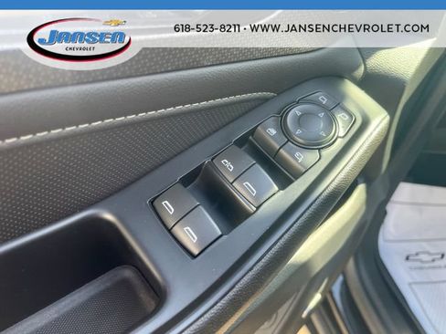 Used 2023 Chevrolet Traverse Premier FWD image 24