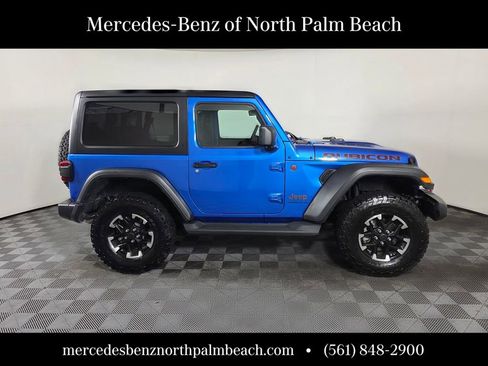 Used 2024 Jeep Wrangler Rubicon w/ Technology Group AWD/4WD image 7