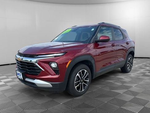 Used 2025 Chevrolet TrailBlazer LT AWD/4WD image 1