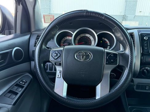 Used 2014 Toyota Tacoma PreRunner w/ TRD Off-Road Package RWD image 8