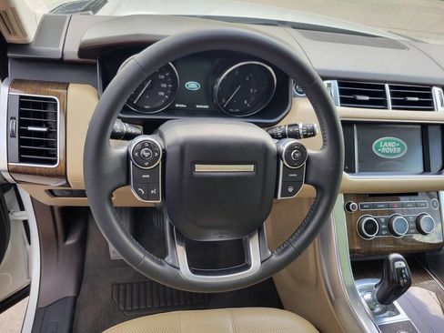 Used 2016 Land Rover Range Rover Sport SE image 32