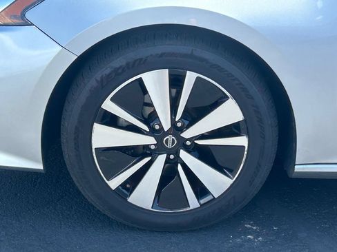 Used 2021 Nissan Altima 2.5 SV FWD image 12