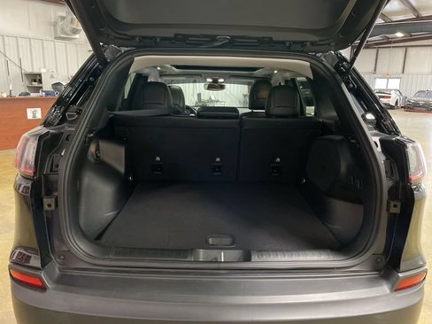 Used 2022 Jeep Cherokee Latitude Lux w/ Sun & Sound Group FWD image 24