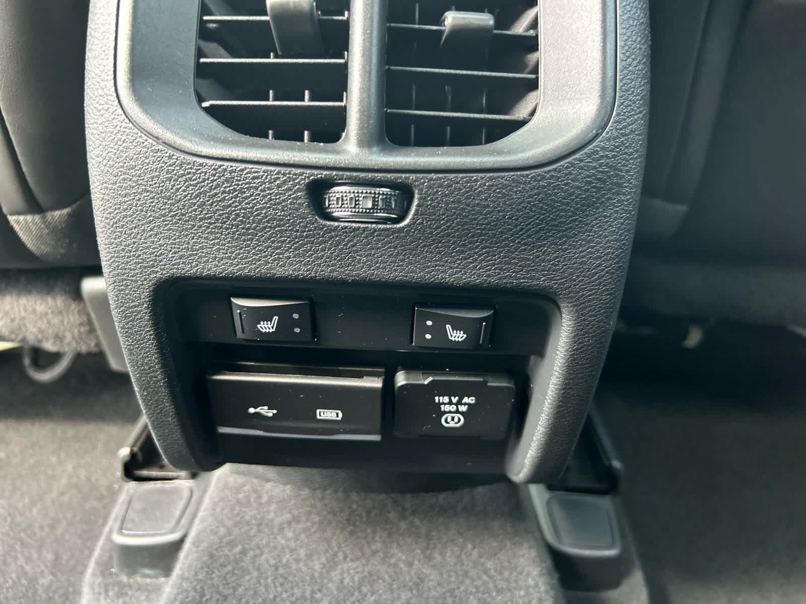 Used 2019 Jeep Cherokee Overland w/ Technology Group AWD/4WD image 23