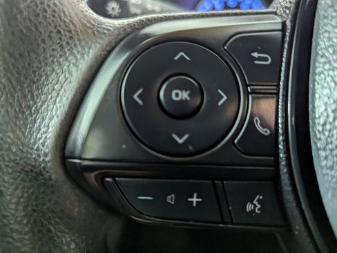 Used 2021 Toyota RAV4 LE image 18