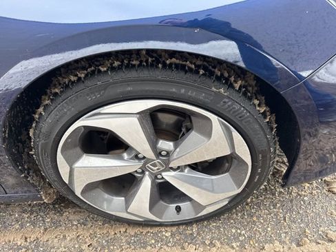 Certified 2018 Honda Accord Touring image 4