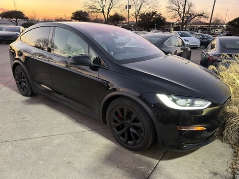 Used 2023 Tesla Model X Plaid image 2