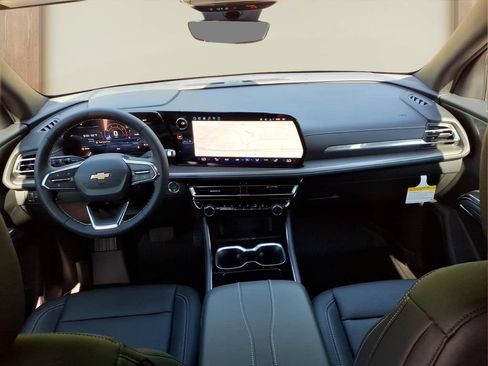 New 2026 Chevrolet Traverse LT w/ Driver Confidence Package FWD image 23