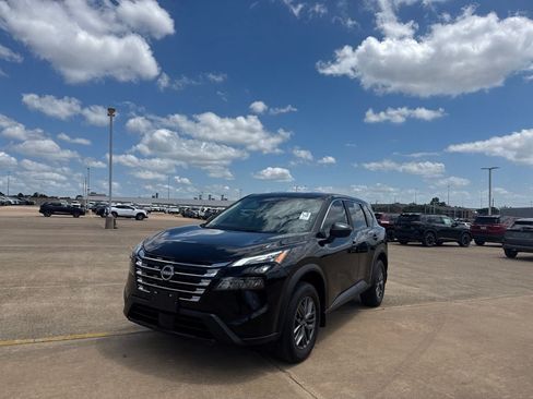 Used 2026 Nissan Rogue S FWD image 8