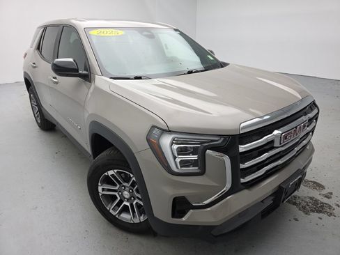 Used 2025 GMC Terrain Elevation AWD/4WD image 4