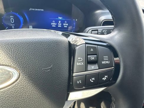 Used 2023 Ford Explorer Platinum w/ Technology Package AWD/4WD image 16