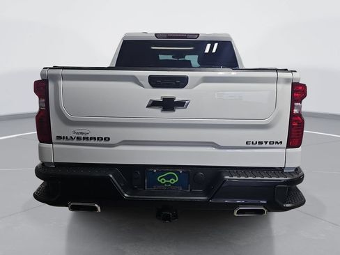 Used 2022 Chevrolet Silverado 1500 Custom Trail Boss w/ LPO, Dark Essentials Package AWD/4WD image 5