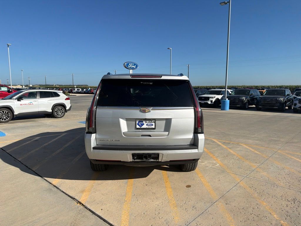 Used 2015 Cadillac Escalade Luxury RWD image 6