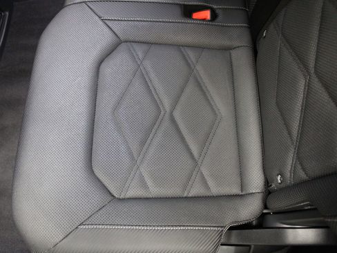 Used 2024 Volkswagen Atlas Cross Sport SE image 20