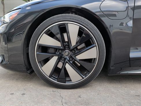 Used 2023 Audi e-tron GT Prestige w/ Prestige Package image 13