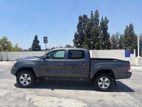 Used 2014 Toyota Tacoma PreRunner w/ TRD Sport Package RWD image 8