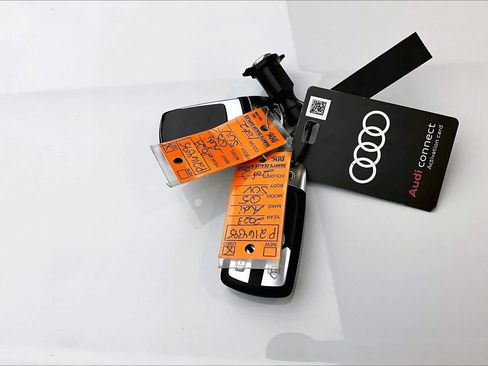 Used 2023 Audi Q5 2.0T Premium w/ Convenience Package AWD/4WD image 15