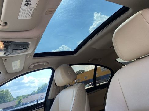 Used 2016 BMW 528i Sedan RWD image 18