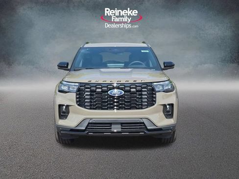 New 2026 Ford Explorer ST-Line w/ ST-Line Street Pack AWD/4WD image 2