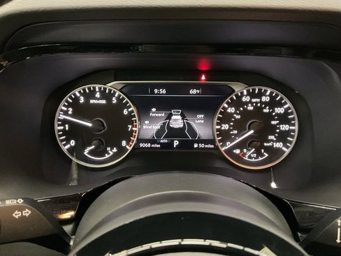 Used 2024 Nissan Pathfinder SL image 12