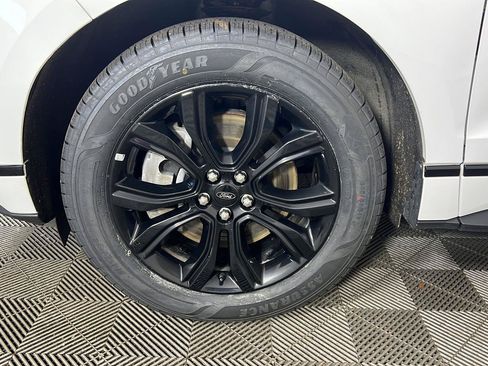 Used 2023 Ford Edge SE w/ Black Appearance Package AWD/4WD image 14