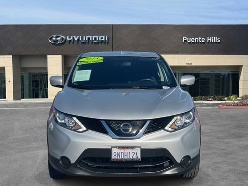 Used 2018 Nissan Rogue Sport S image 2