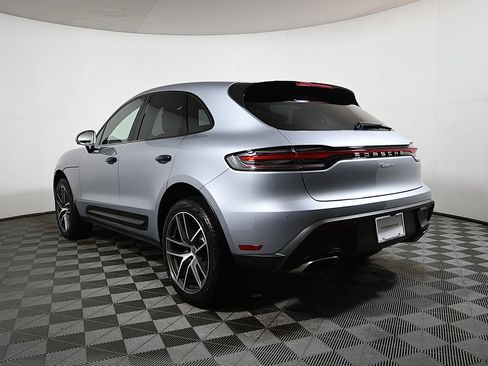 Used 2026 Porsche Macan AWD/4WD image 3