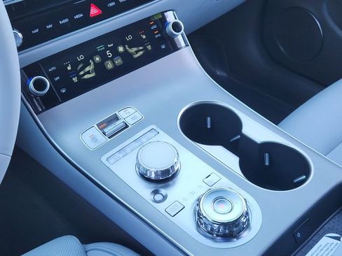 New 2026 Genesis GV70 2.5T Advanced image 16