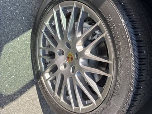 Used 2016 Porsche Cayenne S image 37