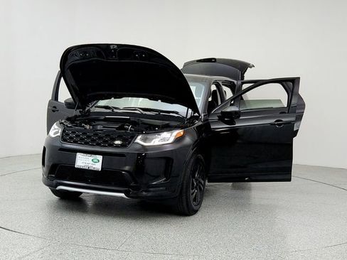 Used 2025 Land Rover Discovery Sport S image 9