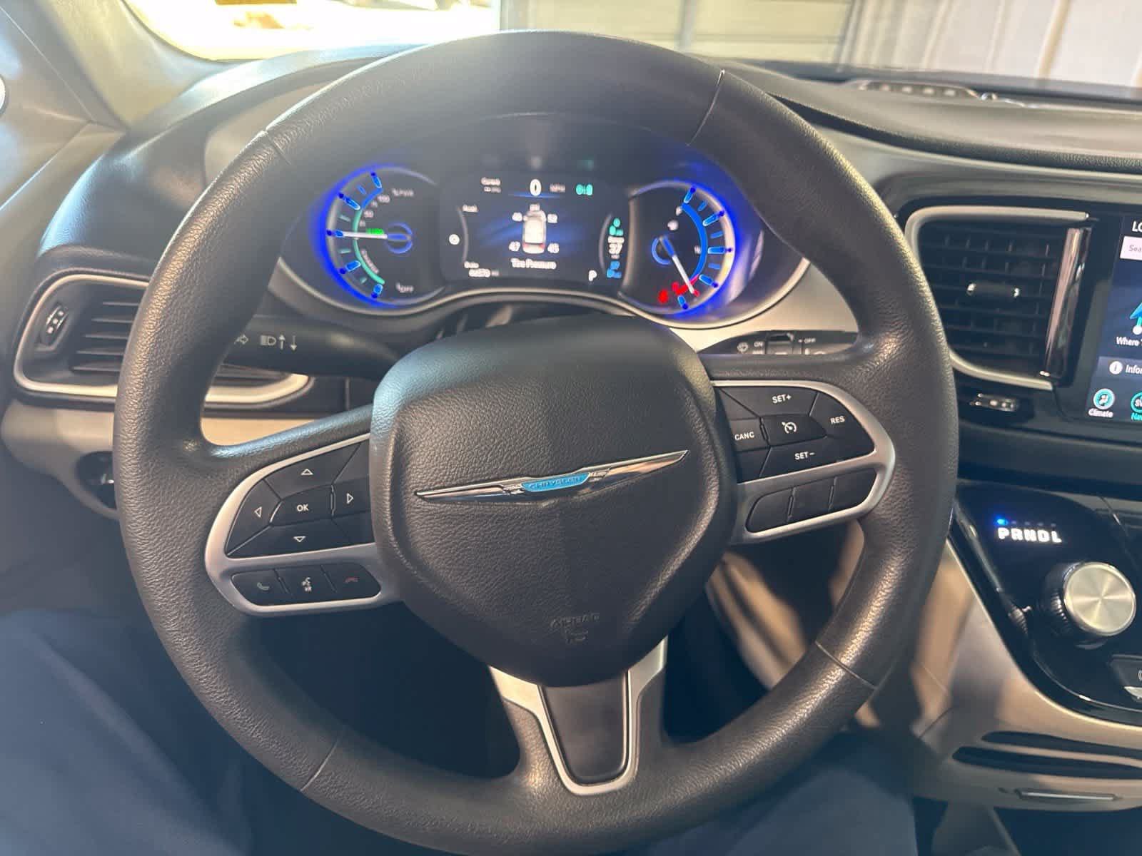 Used 2018 Chrysler Pacifica Touring Plus FWD image 23