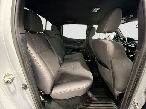 Used 2018 Toyota Tacoma TRD Sport AWD/4WD image 20