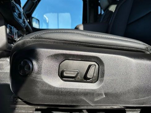 Used 2024 Jeep Wrangler Unlimited Sahara w/ Technology Group image 14